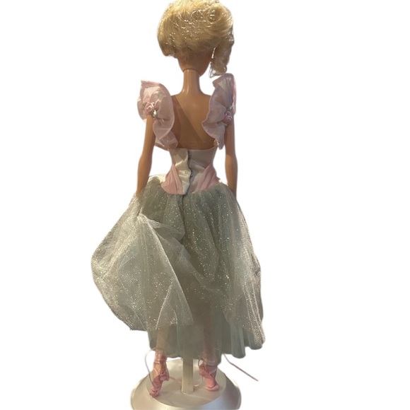 1999 Barbie as Marzipan in the Nutcracker — Classic Ballet Edition - Picture 4 of 4